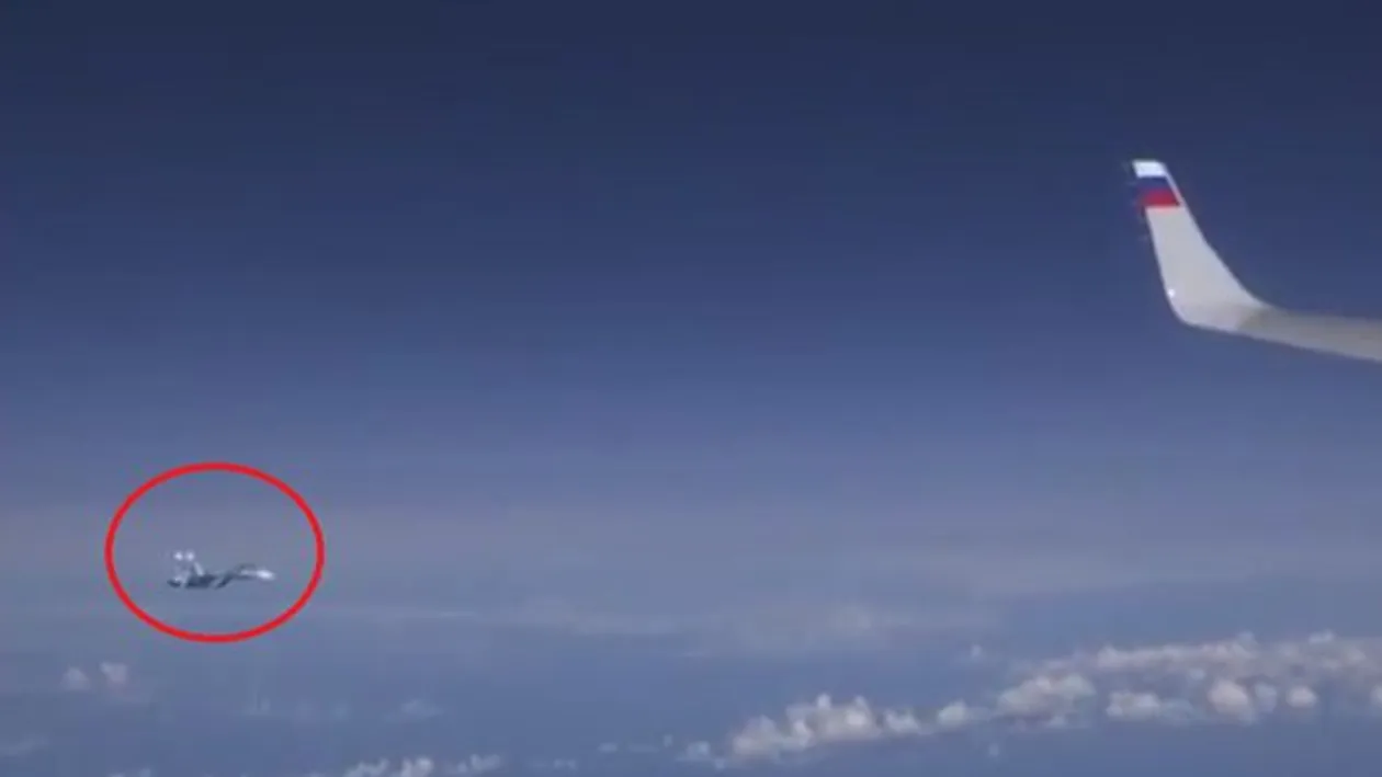 Un avion NATO s-a apropiat de aeronava ministrului rus al Apărării, anunţă Moscova | VIDEO
