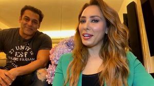 Iulia Vântur le-a închis gura „fanilor”. Iubita lui Salman Khan a semnat cu Antena 1