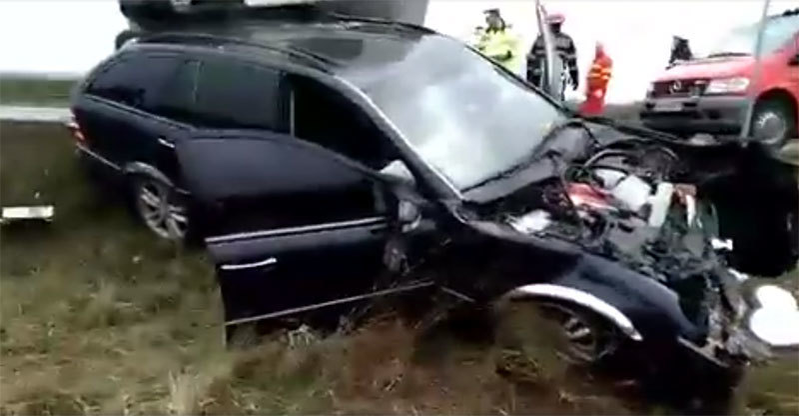 Accident teribil în judeţul Olt. Şoferul a murit pe loc