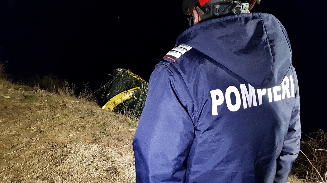 Bărbatul a fost găsit la cinci metri de unde se afla maşina, în apele adânci ale lacului