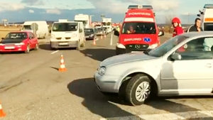 Accident grav pe DN 1. Trei copii și un adult au ajuns la spital