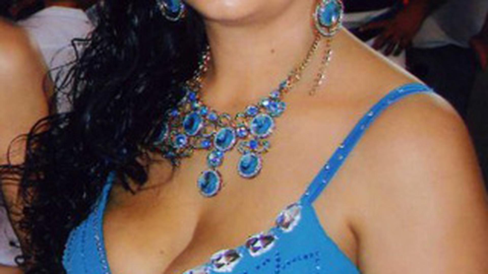 Cine sunt vrajitoarele Vanessa si Melisa! Au incercat sa stoarca bani si de la Beyonce! I-au scris pe Facebook sa le dea bani, ca daca nu o sa moara!