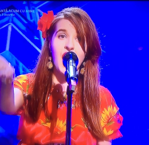 O tânără de etnie romă a ridicat juriul de la ”Românii au talent” în picioare