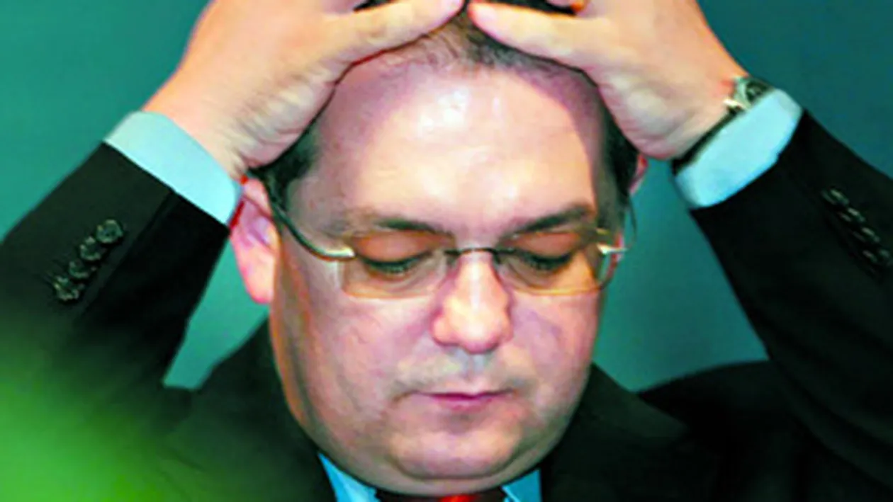 Emil Boc a demisionat: Mi-am depus mandatul, am luat decizia pentru a detensiona situatia din tara, nu ma agat de putere