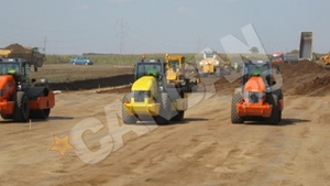 Autostrada Nadlac-Arad a "muscat" din tarlalele cu porumb!