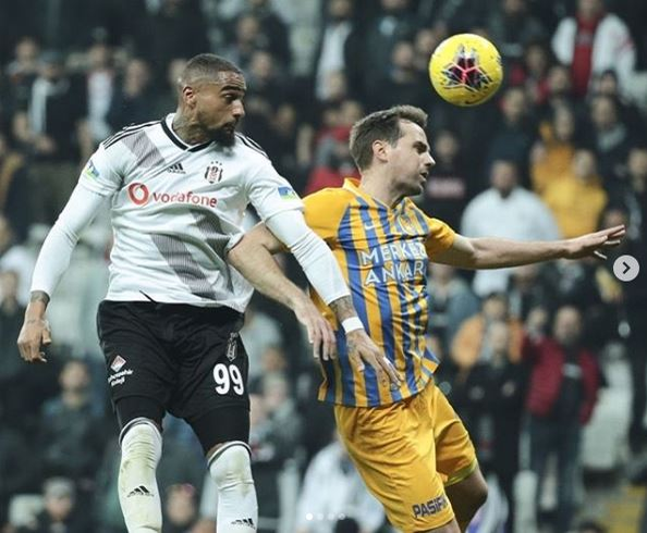 Soția unui fotbalist cunoscut, mărturisiri incendiare despre viața intimă: “Facem dragoste de 10 ori pe zi. Asta nu înseamnă că sunt nimfomană”