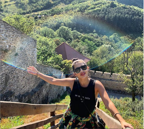 Celia este îndrăgostită de natură