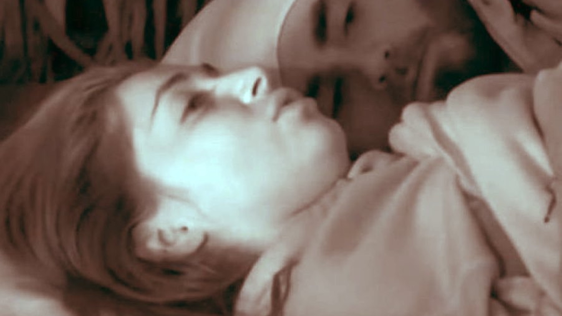 Adevărul a ieșit la iveală! A făcut sau nu amor Elena Ionescu cu Sonny Flame la Survivor România
