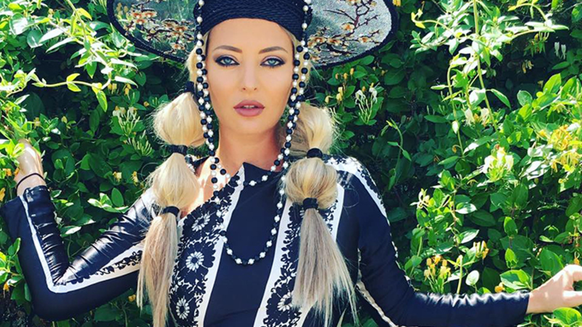 VIDEO! Aşa  va arăta DELIA la bătrâneţe! Fanii s-au amuzat copios când au vizualizat filmuleţul