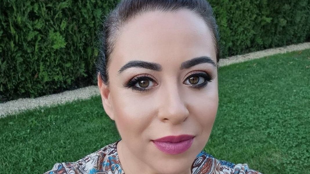 Oana Roman ”lovește” din nou! A fost invitată la o nuntă și a ”încins” o ședință foto cum nimeni nu a mai vazut-o