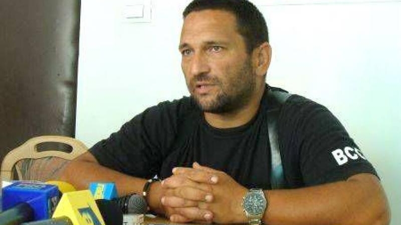 Traian Berbeceanu, fost şef BCCO Alba Iulia, implicat într-un accident rutier! A răsturnat o dubă!