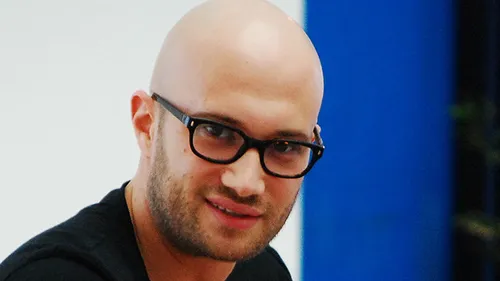 Mihai Bendeac a fost suprasolicitat de emisiunea pe care o realizeaza. A lesinat de cateva ori la filmari, dar nu voia la medic