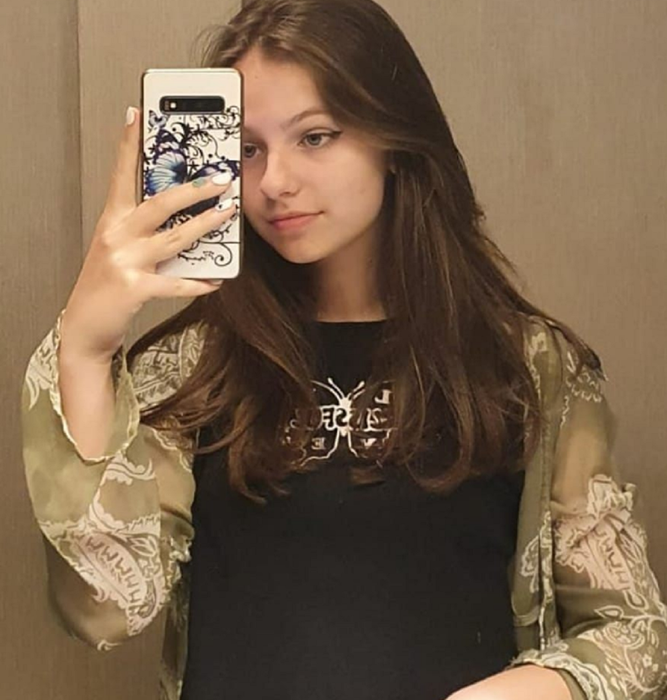 Cine e, de fapt, Andreea Beatrice – singura elevă din Bârlad care a luat nota 10 la Evaluarea Națională 2022
