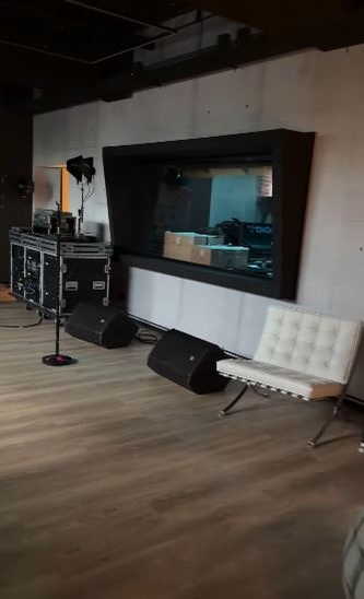 Cum arată studioul în care Cătălin Măruță filmează podcastul Acasă. Pescobar: „1,5 milioane de euroi”