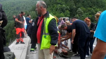 Au avut o presimtire sumbra? O familie de medici a renuntat in ultima clipa sa mearga in excursia mortii din Muntenegru!