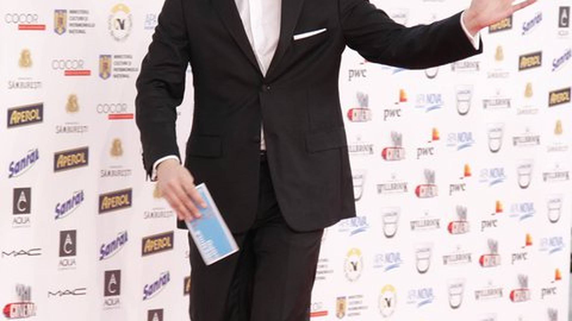 Actorul Alin Panc îl “meditează” pe Nicolas Cage la istoria României! Cei doi s-au împrietenit după ce au stat o lună în Turcia