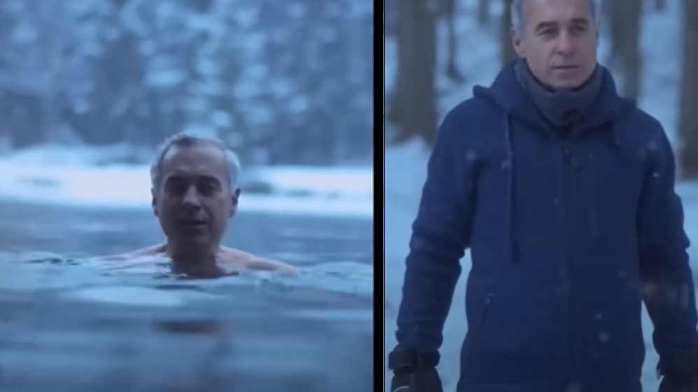 Imagini geniale! Călin Georgescu a făcut baie într-un lac înghețat de munte, la -6 grade Celsius