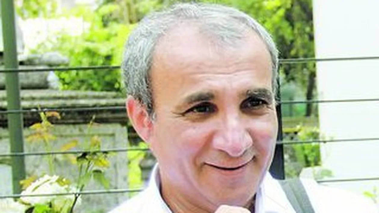 Milionarul Niculae Haliu, demis din fruntea Partidei Romilor de presedintele Nicolae Paun. Zburat din partid de nasul Niky Scorpion