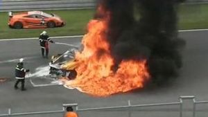 VIDEO Accident groaznic la Brno: un pilot a fost salvat din flacari de un alt concurent!