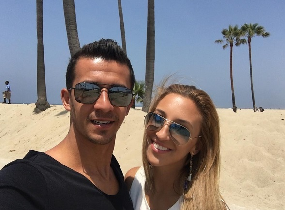 Toată lumea îl cunoaşte pe fostul stelist DANIEL GEORGIEVSKI, însă nimeni nu ştia cum arată logodnica lui. S-au pozat împreună la Australian Open, iar fanii i-au felicitat rapid