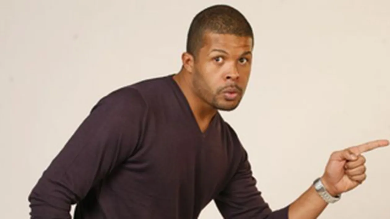 Cabral le atrage atentia soferilor sa fie atenti cand fac plinul masinii! VEZI aici ce a patit prezentatorul