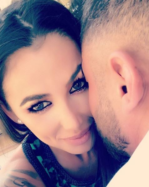 Roxana Vancea, îndrăgostită până peste cap! Bruneta s-a lăsat fotografiată în timp ce…