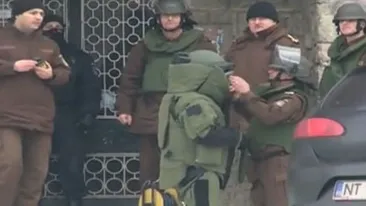 Ameninţare la Piatra Neamţ! Sub maşina interlopului Mararu s-a găsit o bombă! Oraşul e închis!