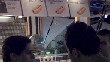 Fiul lui Marian Ionescu, defazat prin Centrul Vechi! Carmin e descris ...plastic de un turist american: “Arati terminat, frate!”