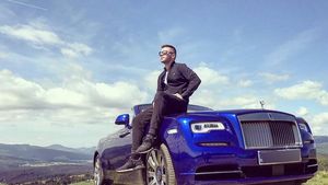 Cine este românul care şi-a comandat un Aston Martin de… 3 mil €!!! ”Prinţişorul imobiliarelor” are maşini de 1,5 mil € în garaj,  dar nu se opreşte din cumpărături