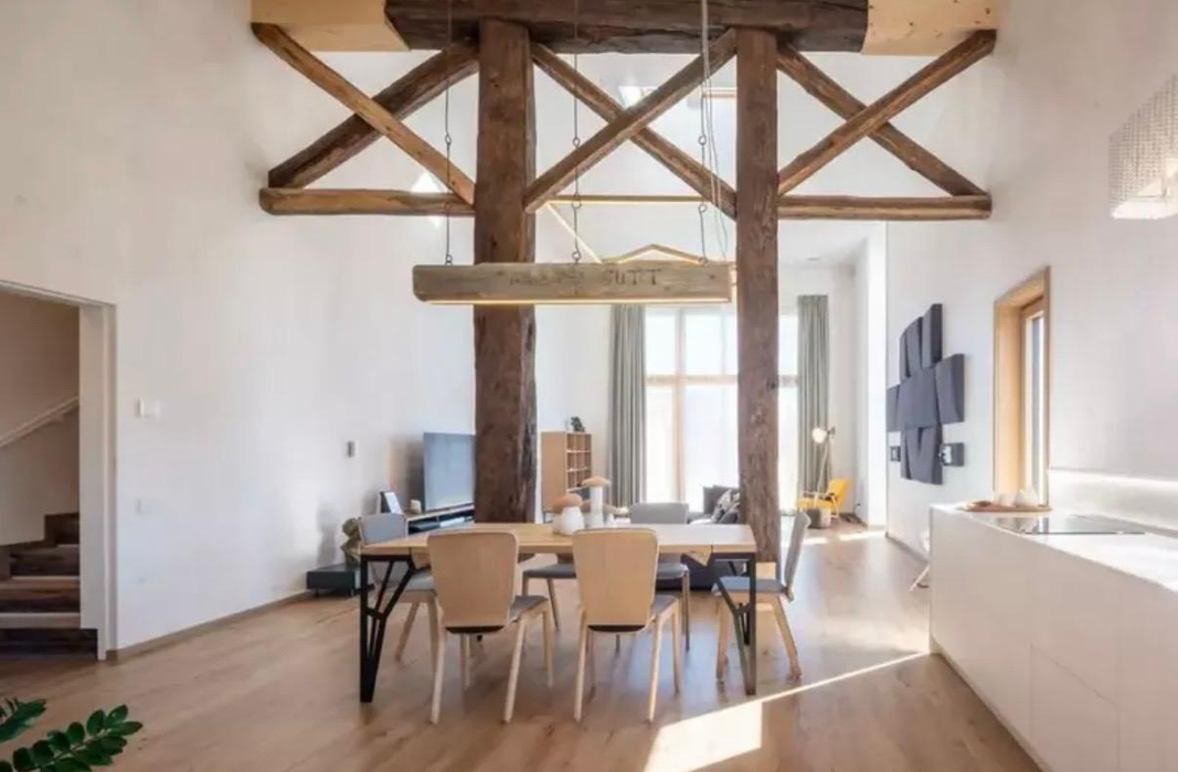 Cum arată casa lui George Buhnici din Corbeanca. Locuința smart a costat o avere