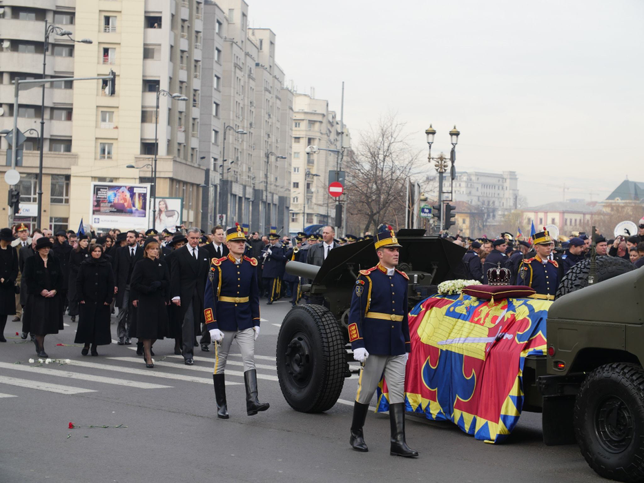 Adio, Maiestate! România şi-a condus Suveranul pe ultimul drum! CANCAN.ro a transmis live funeraliile Regelui Mihai I
