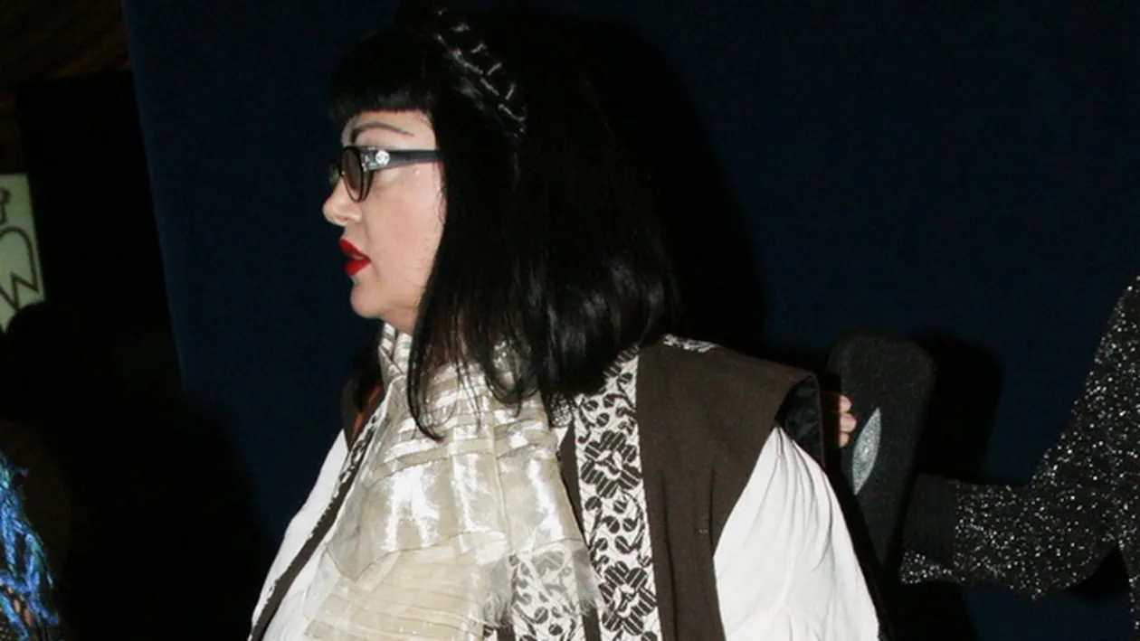 A revenit la proportii colosale! Cum a ajuns sa arate acum una dintre cele mai cunoscute vedete de televiziune de la noi!