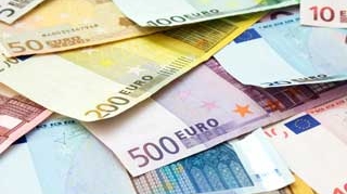 Cresterea euro duce la marirea preturilor la carburanti, cafea si tigari!