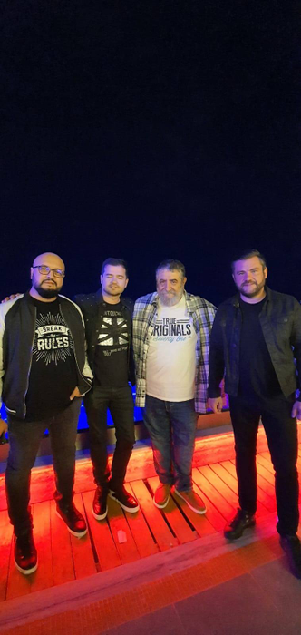 De-a lungul vieții, Lucian Ionescu a fost pe rând: ziarist, compozitor, textier, organizator de spectacole și impresar artistic. El a colaborat de câteva ori cu trupa 3SE © Facebook