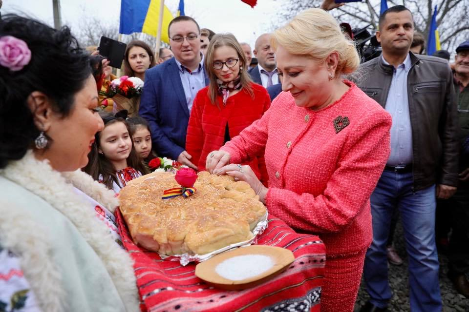 Soțul Vioricăi Dăncilă are un salariu mai mare decât șefa PSD. I-a dăruit un ceas de 20.000 de euro și dețin împreună 4 case