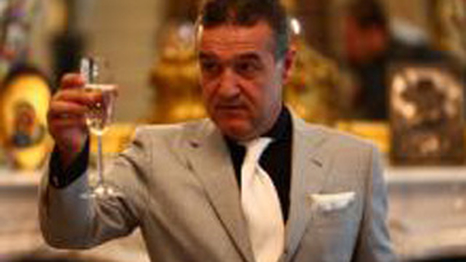 Stelistii nu se mai opresc din chefuit! Becali i-a chemat la palat sa-i cinsteasca dupa calificarea in "primavara europeana"!