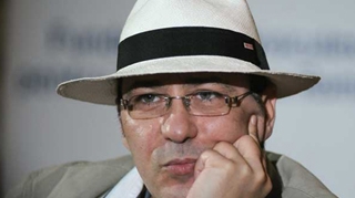 Florin Chilian o sustine pe Lora: "N-as vrea sa se piarda din cauza unor cretini din si de pe langa "industria muzicala" in frunte cu idiotii astia de directori de programe radio"