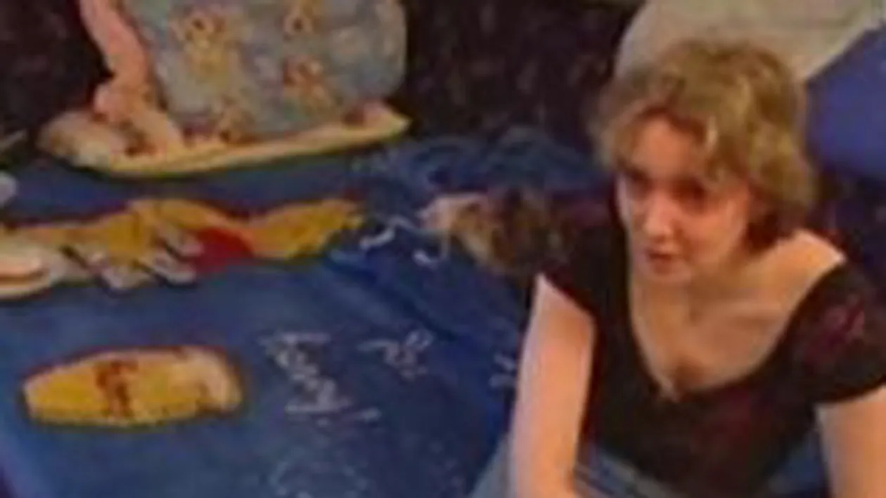 Unei femei ii este atat de frica de moarte incat, de 17 ani, sta inchisa in casa! VEZI AICI povestea!