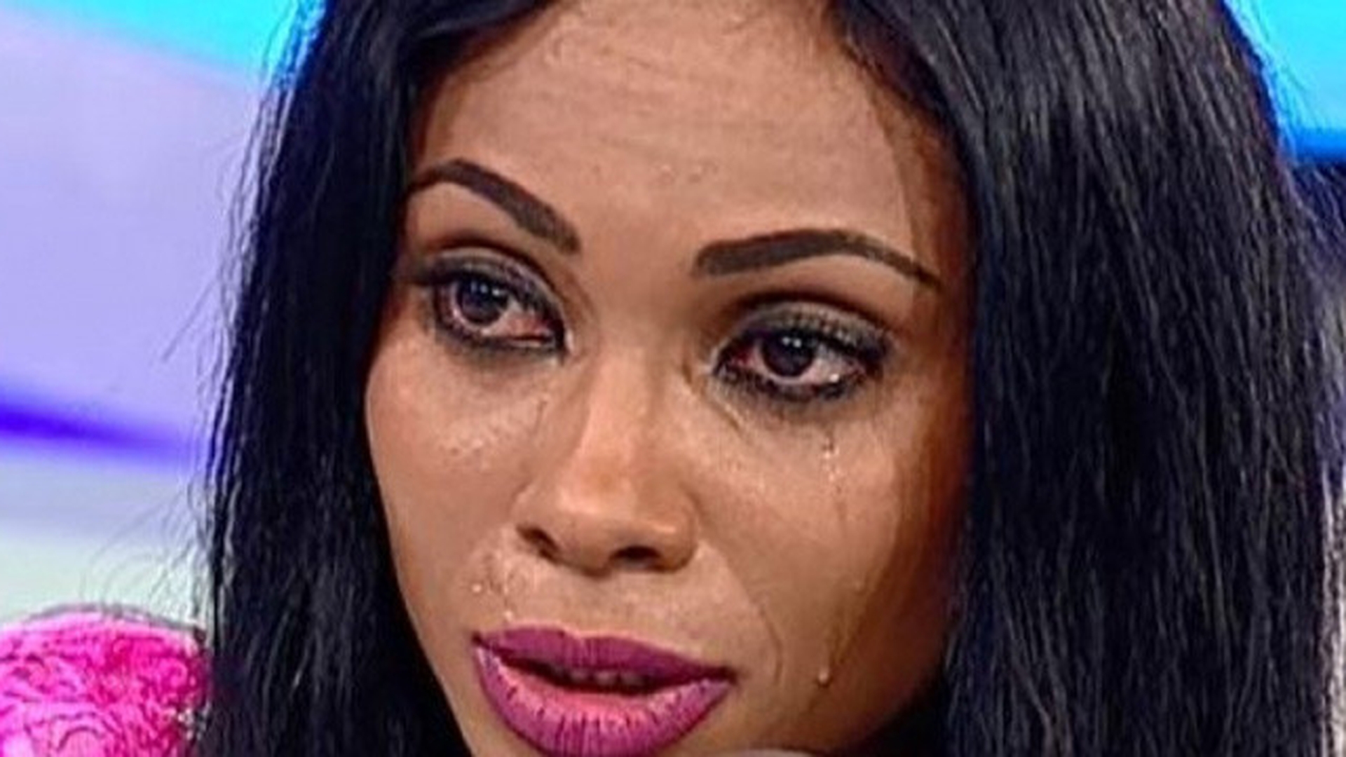 Laurette se refugiază in muncă să uite că e singură: "Cel mai mult imi lipseste..."