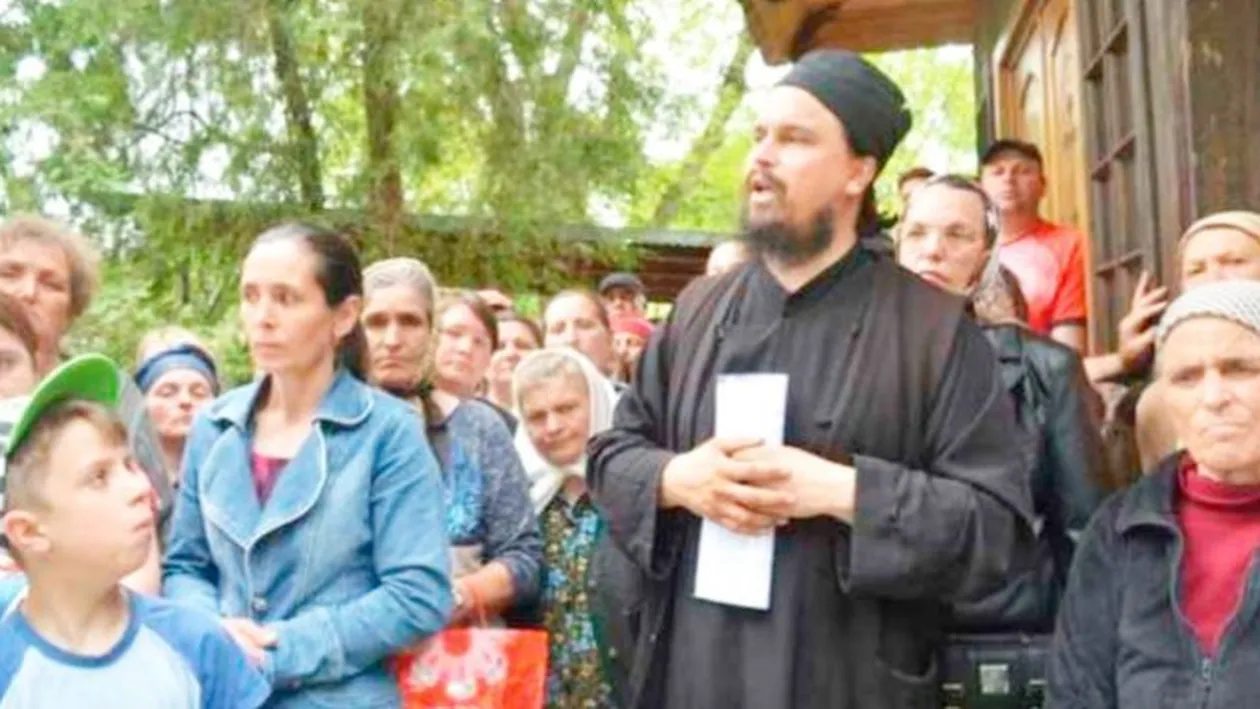 Ce făcea un preot din Iași în timpul slujbelor: ”Dați-le foc, e Dracul în ele!”