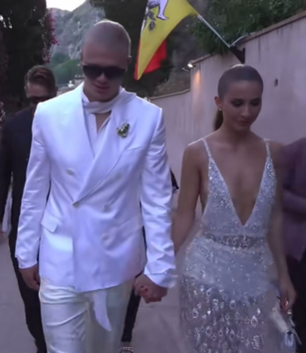 Erling Haaland a făcut furori în Italia, la o prezentare de modă. Cu ce personaj celebru s-a afișat