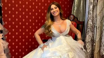 VIDEO | Anamaria Prodan, în rochie de mireasă! Detaliul care nu a scăpat neobservat: nu a purtat lenjerie intimă! Imaginile momentului