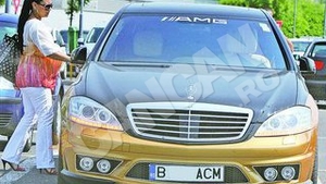 "Paris Hilton de Pitesti", plocon de lux la Bucuresti! Cadou minune pentru nasii Cati si Adi