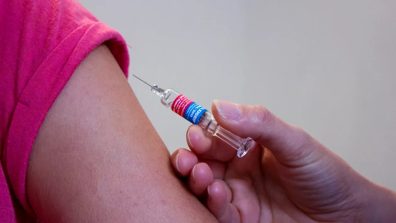 Șase recomandări înainte de vaccinare. Ce poți face dacă te-ai programat deja la imunizarea anti-COVID