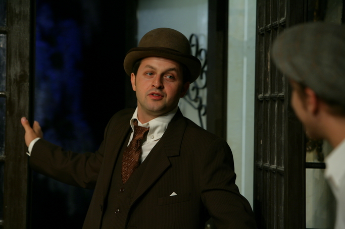 Răzvan Oprea este actor la TNB. Sursă foto: Facebook