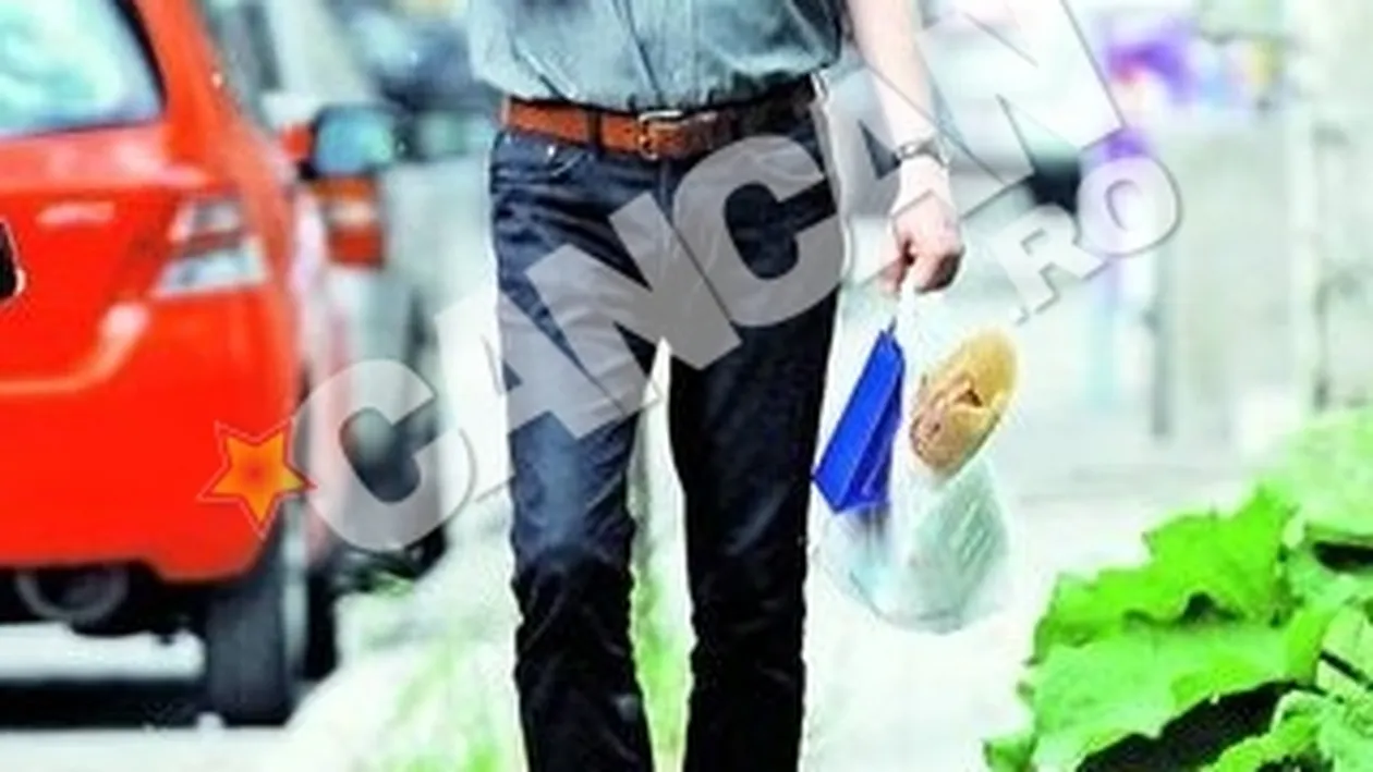 A renuntat la scurtmetrajele sentimentale. Nae Caranfil isi joaca rolul de familist in ritm de Asphalt Tango