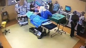 Primele imagini cu pacienta care a luat foc și a murit: ”Beuran a intrat în sală după ce pacienta a fost arsă de rezidentul lui lăsat nesupravegheat”