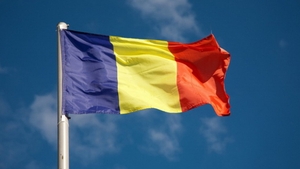 Trei ani de inchisoare daca iti bati joc de steagul Romaniei! Se face LEGE!