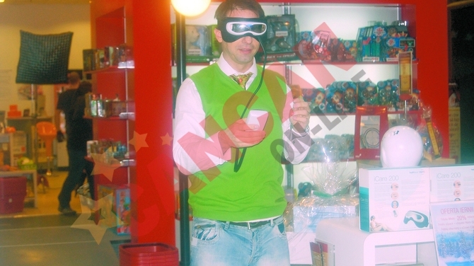 Dan Negru testeaza jucarii