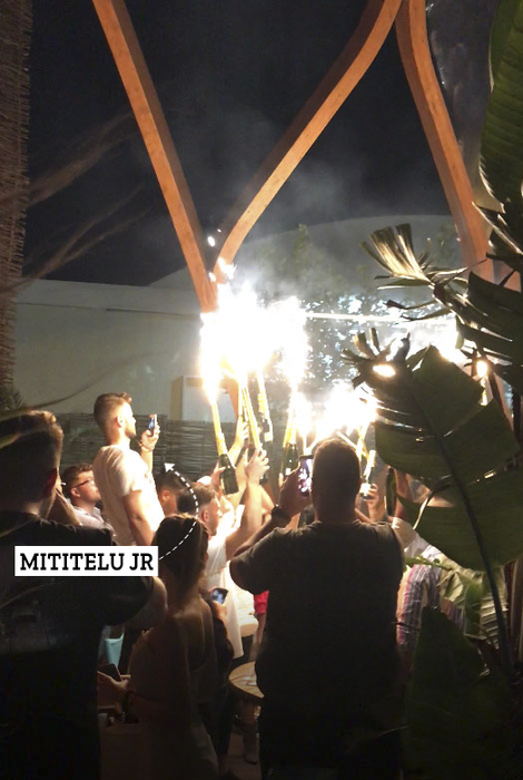 Alături de prieteni, Mititelu Jr. a făcut spectacol la NUBA